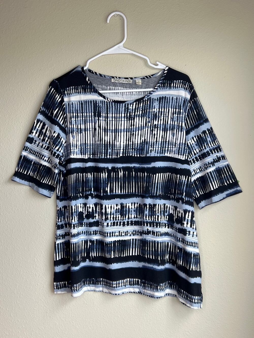 Snoskins XL Abstract Stripe Print Short Sleeve Top Blue Black Art to Wear